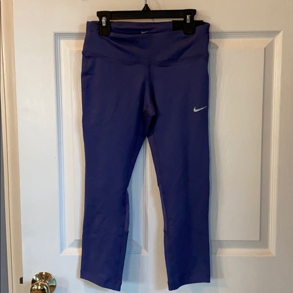 Nike Pants - NEW Nike Epic run cropped tight